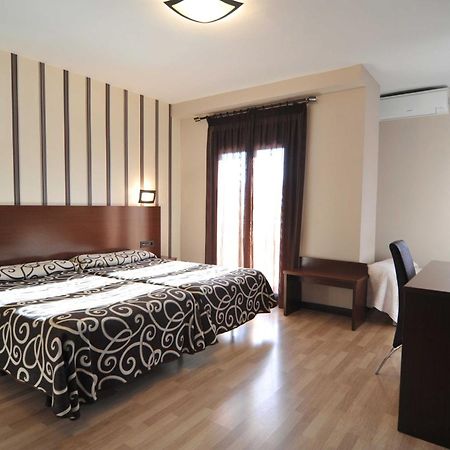 Hotel Ciudad De Plasencia Esterno foto