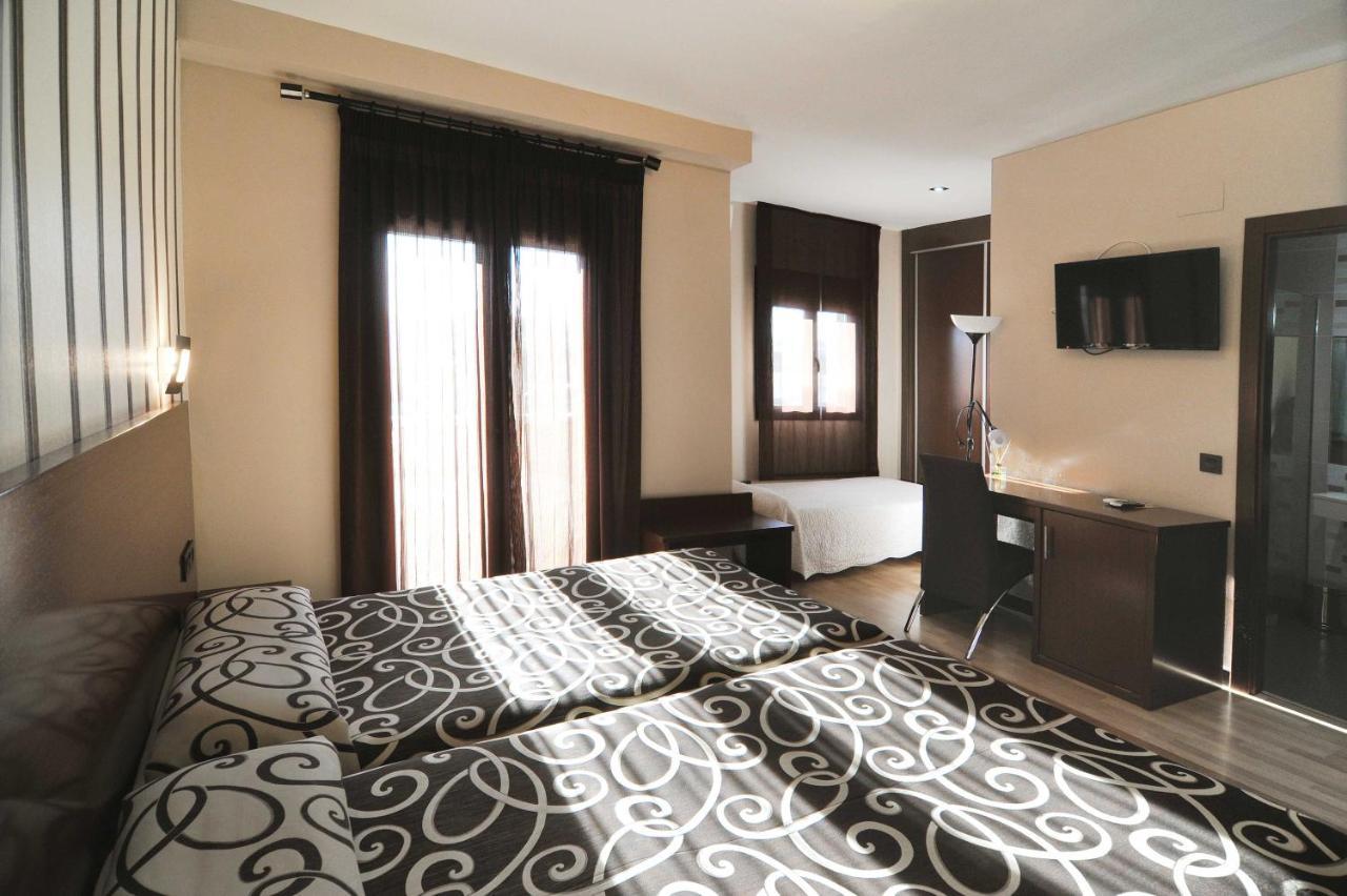 Hotel Ciudad De Plasencia Esterno foto